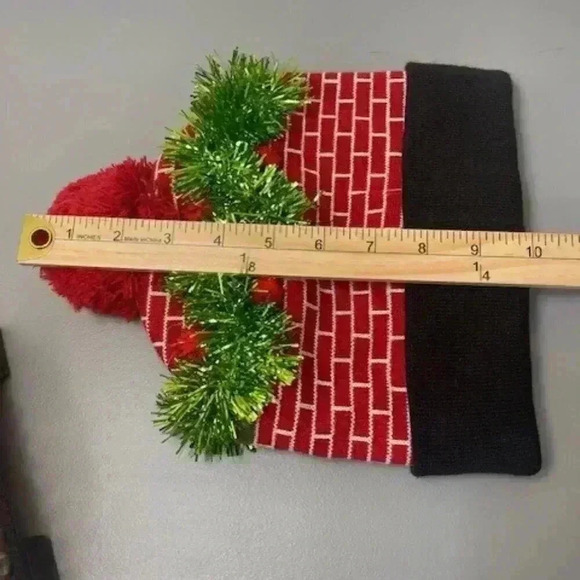 Adult Unisex Knitted Christmas Benie Hat with Pom Pom Cuffed Skull Cap - Picture 5 of 6